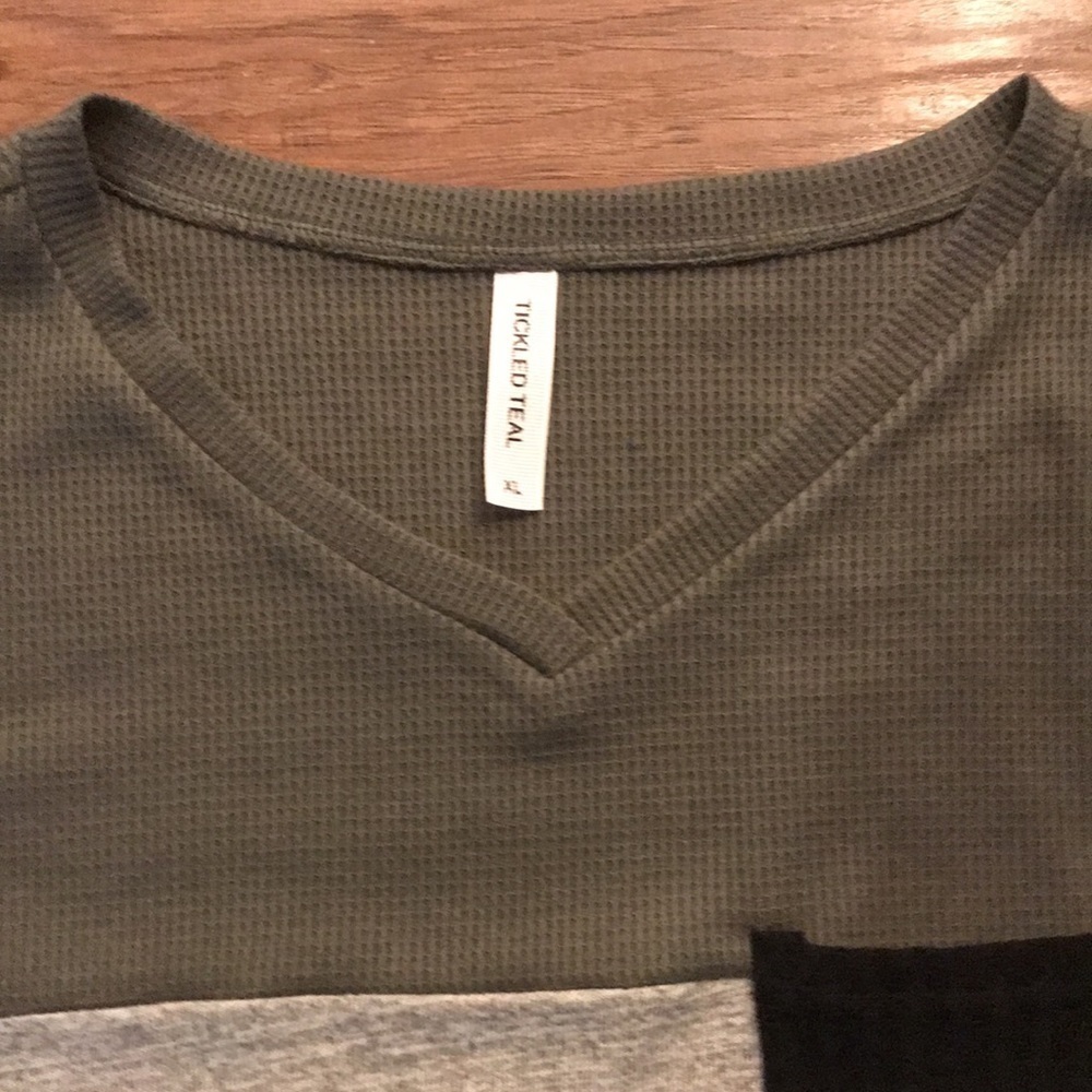 Tickled Teal Long Sleeve Shirt Size XL - Picture 2 of 3